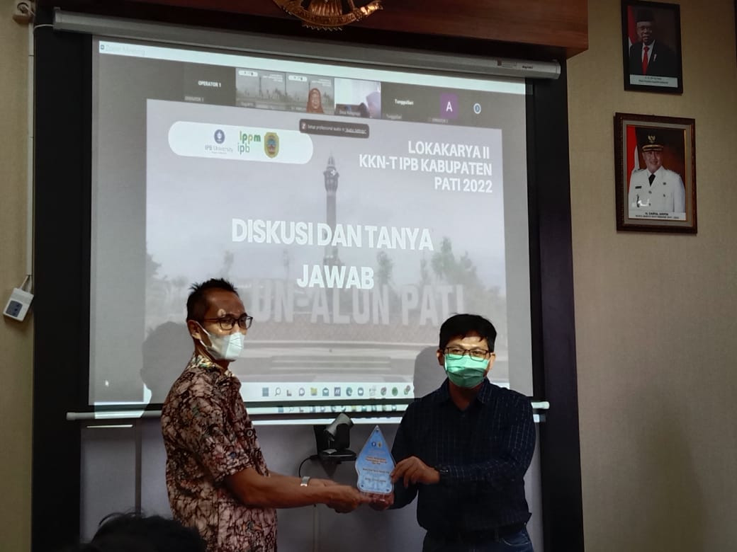 Akhiri Rangkaian Kegiatan Di BAPPEDA, Mahasiswa KKN-T IPB Menggelar ...