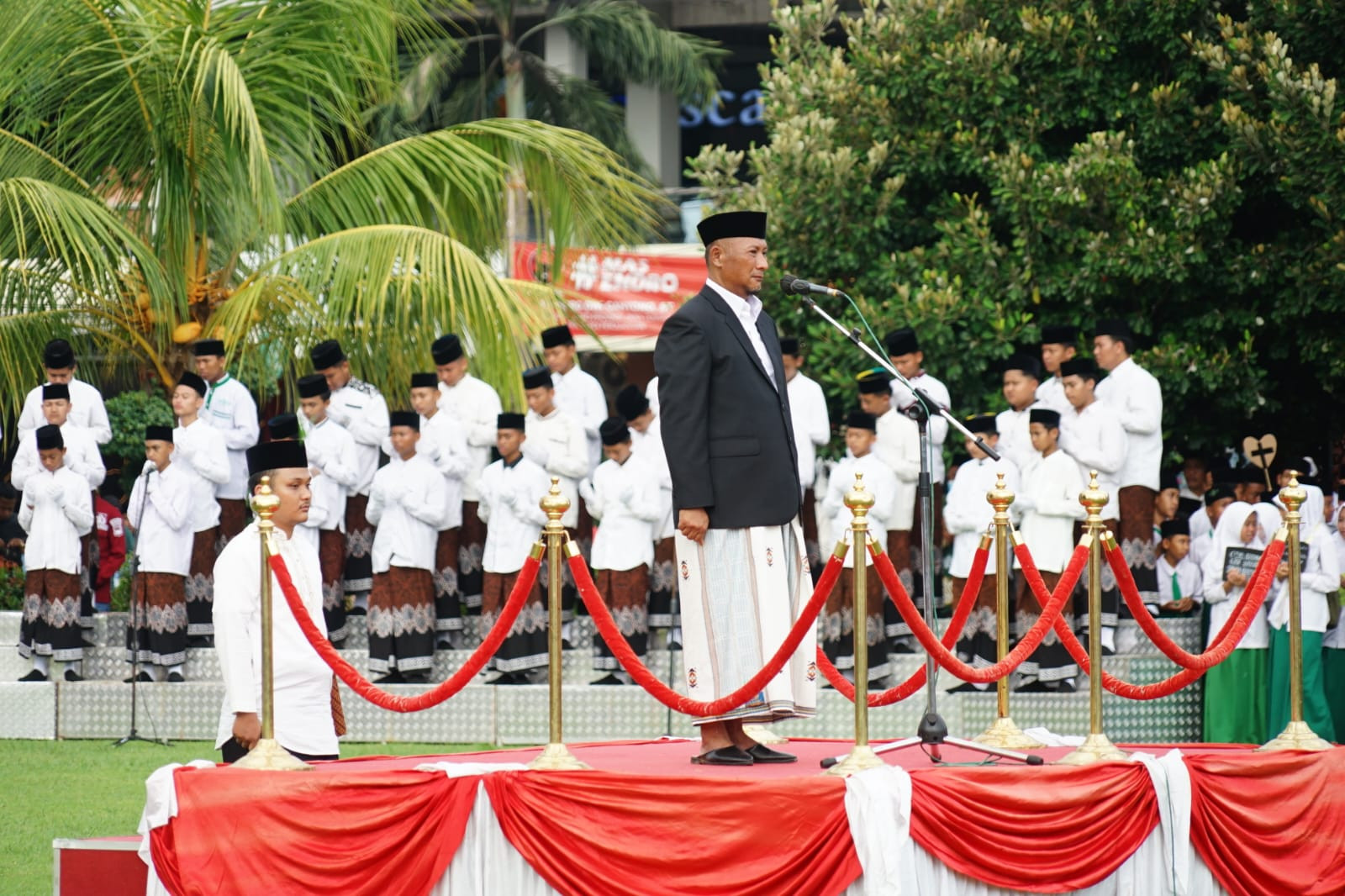 Puncak Hari Santri Henggar Pimpin Apel Dan Kirab Akbar